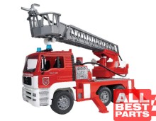 Wóz strażacki MAN z drabiną i sygnałem